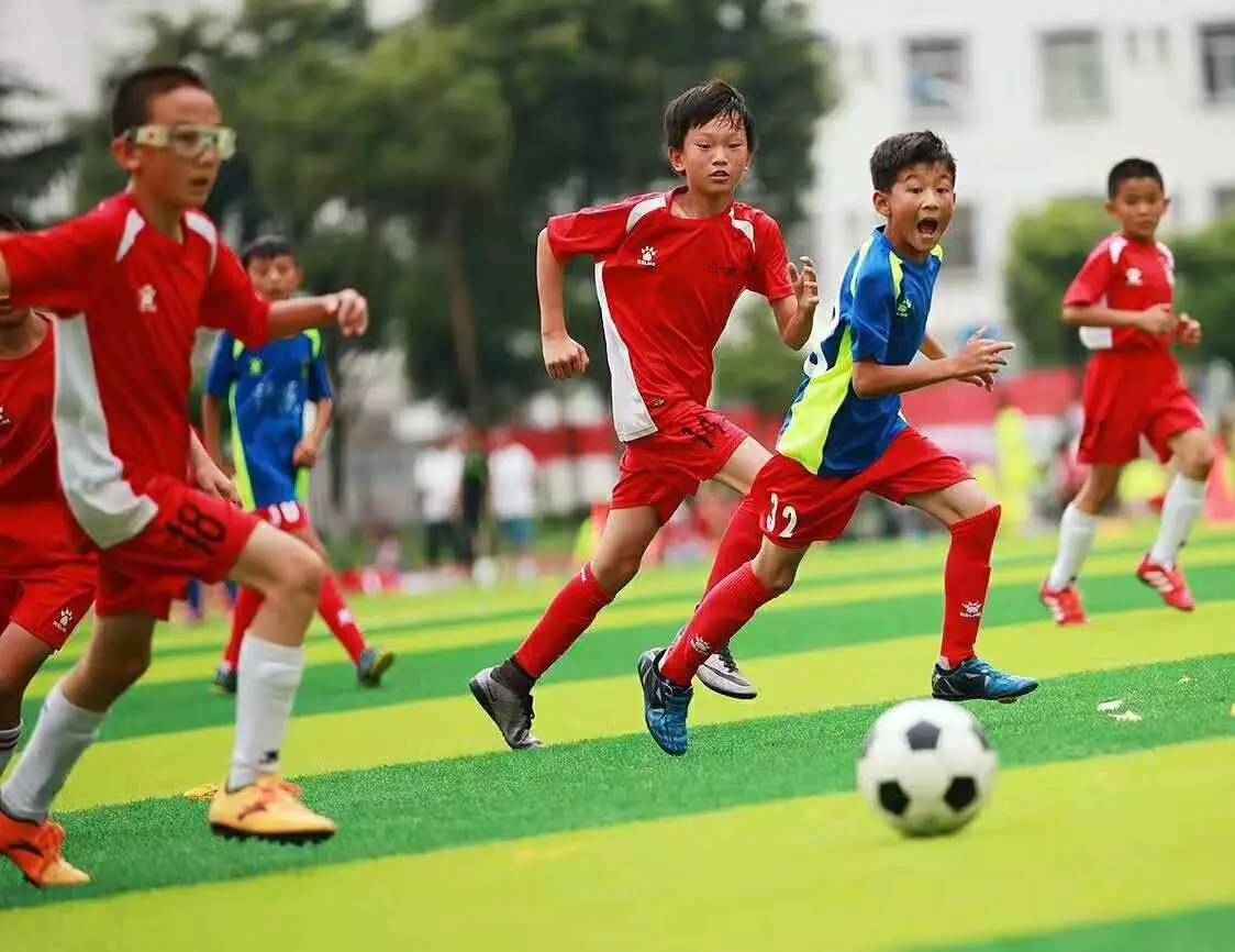 南宁民歌湖景区连续三年举办的“民歌湖跨年迎新晚会”